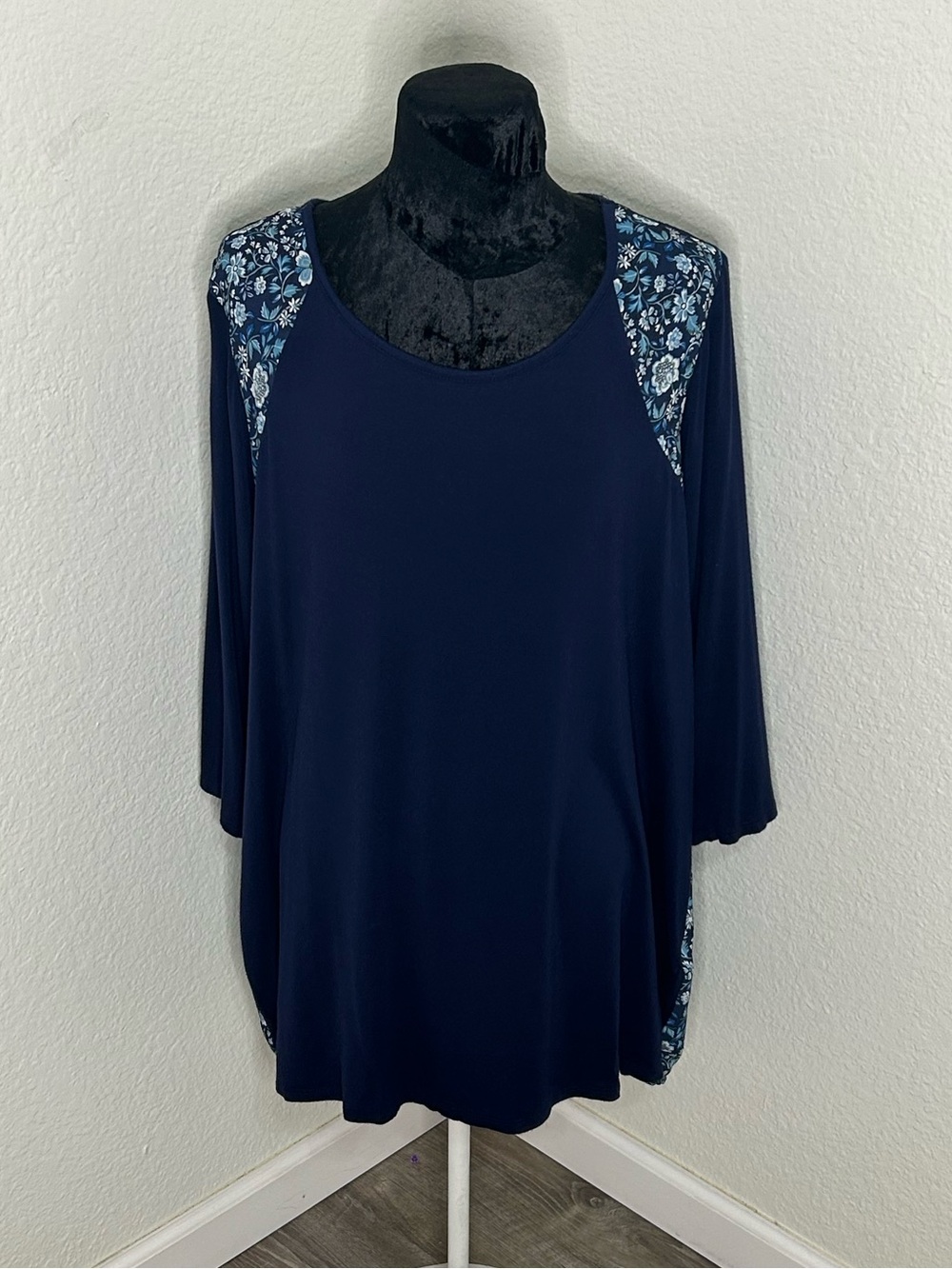 Avenue Plus Size Floral Lace Back Top 22/24